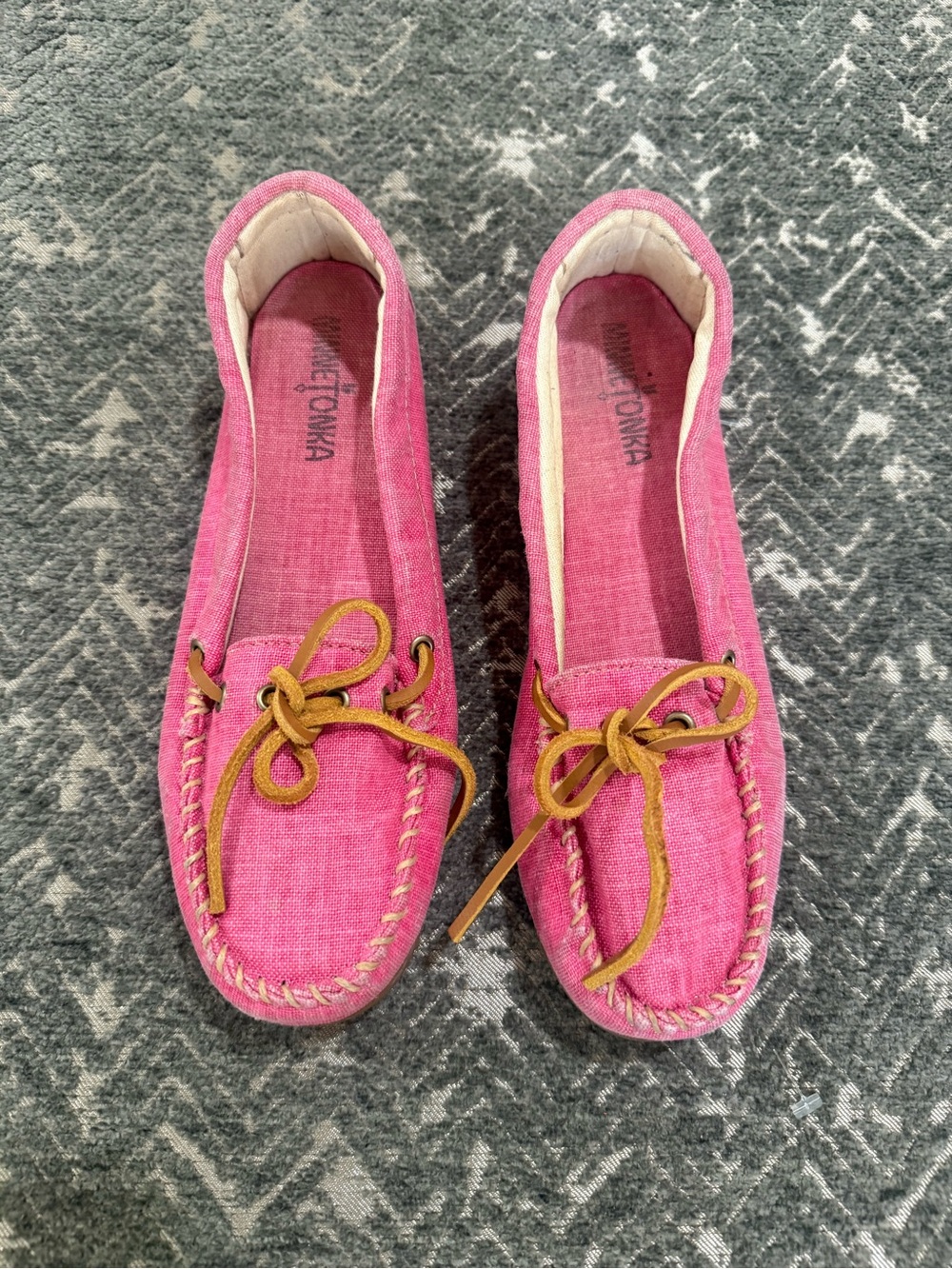 Minnetonka Pink Canvas Moccasin Boat Shoes Rawhide Lace Women’s 7.5